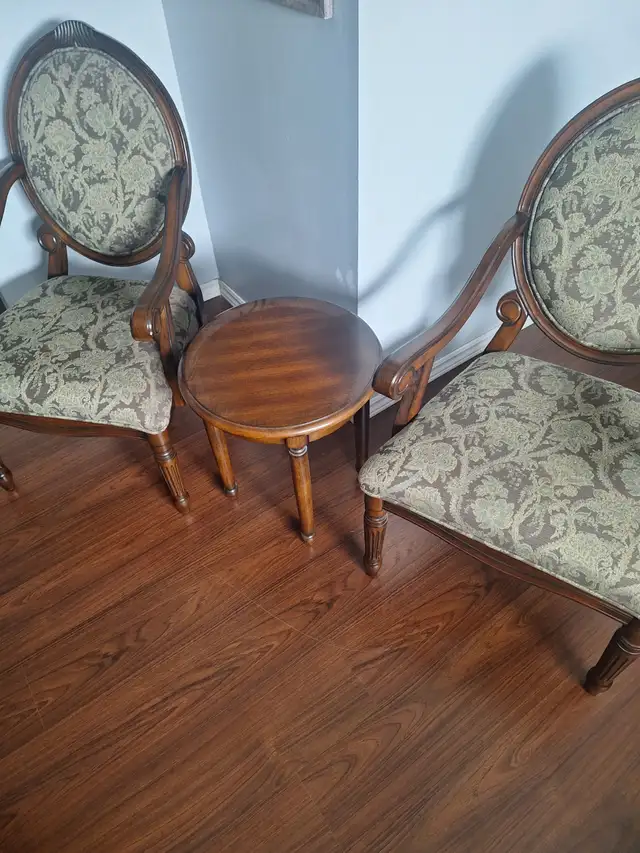 Accent Chairs