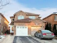 Upper floor room for rent in Mississauga from Aug 1