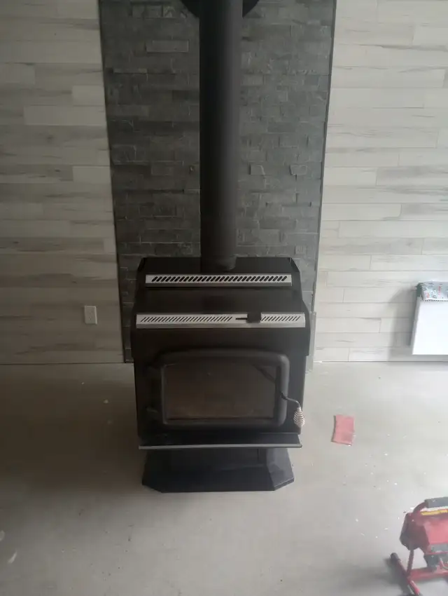Poêle à combustion lente HT 2000 Drolet