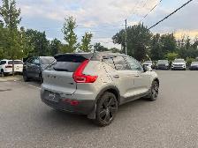 2026 Volvo XC40 Ultra Black Edition | Toit ouvrant | Navi | App - Photo 6