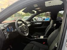 2026 Volvo XC40 Ultra Black Edition | Toit ouvrant | Navi | App - Photo 10