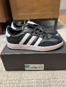 Adidas Barreda Brand New Never worn - Photo 3