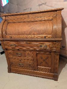 Antique Quarter-Sawn White Oak Roll-Top Desk c. 1900–1910