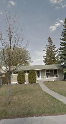 Main Floor 3-Bedroom Suite for Rent – Prime Location