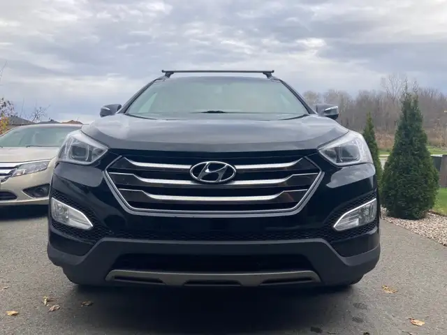 2016 Hyundai Santa Fe Sport AWD – New Engine (45,814 km)