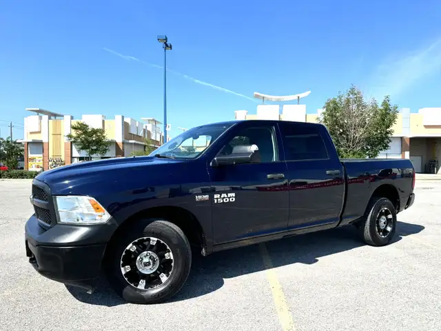 2016 RAM 1500 ST Crew Cab – 6’ 4" RARE Ext Box - 5.7L Hemi 4x4
