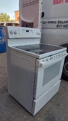 Stove - 30' GE Glass Top White - Used | Mega Sale - Photo 6