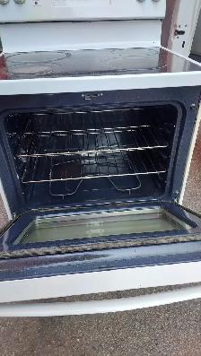 Stove - 30' GE Glass Top White - Used | Mega Sale - Photo 7