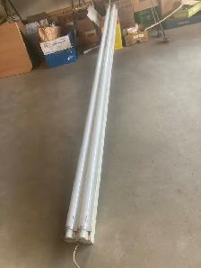 Fluorescent Light Fixture