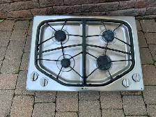 Cuisinière au gaz encastré