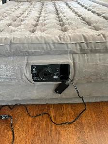 Queen Air Mattress - Photo 3
