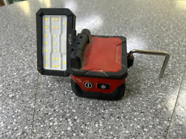 Milwaukee 2359 18V Compact Folding Flood Light