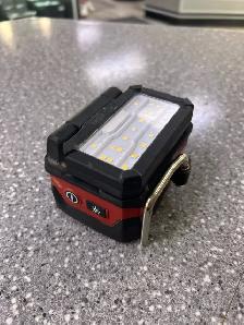 Milwaukee 2359 18V Compact Folding Flood Light - Photo 3