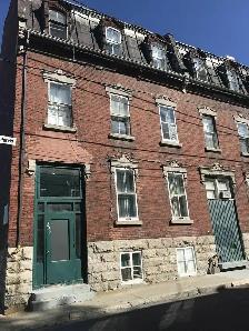 Superbes studio, Rénové, centre-ville tout inclus Libre