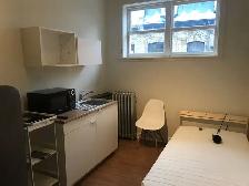 Superbes studio, Rénové, centre-ville tout inclus Libre - Photo 2