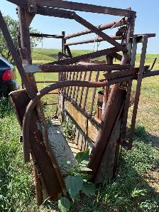 Cattle squeeze chute - Photo 2