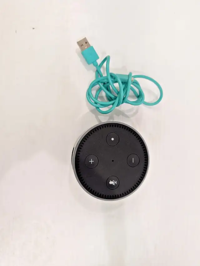 (B2857) Amazon RS03QR Speaker (With Cord)