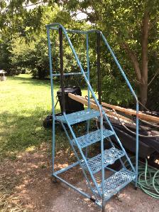 WAREHOUSE ROLLING LADDER