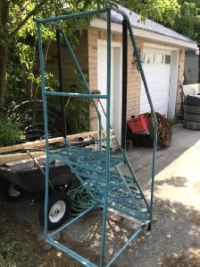 WAREHOUSE ROLLING LADDER - Photo 4