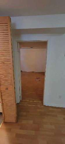 Amazing Opportunity: Complete Basement for Rent in LONGUEUIL! - Photo 7