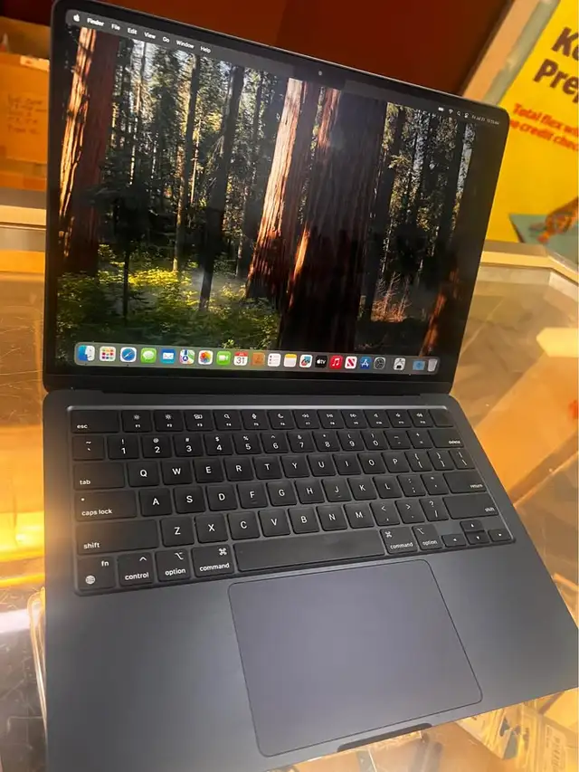 APPLE MACBOOK AIR 2022 M2