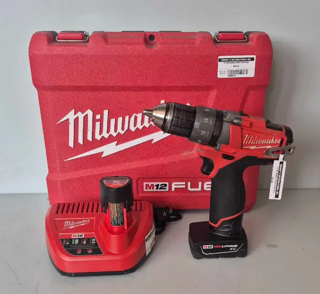 12V Milwaukee Drill With:2 Batteries,Charger & Case(29989274)