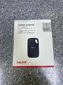 Sandisk Extreme 1TB Portable SSD New