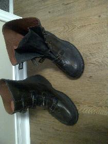 UNE PAIRE DE BOTTES IMPERMÉABLES EN CAOUTCHOUC GR 8 HOMME $10.00 - Photo 2