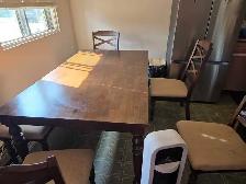 Table Five chairs on a bench seat