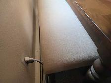 Table Five chairs on a bench seat - Photo 2