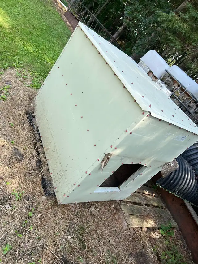 large insulated dog house