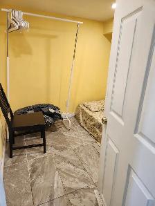 Room for rent-427 Lansdowne-@$560 - Photo 3