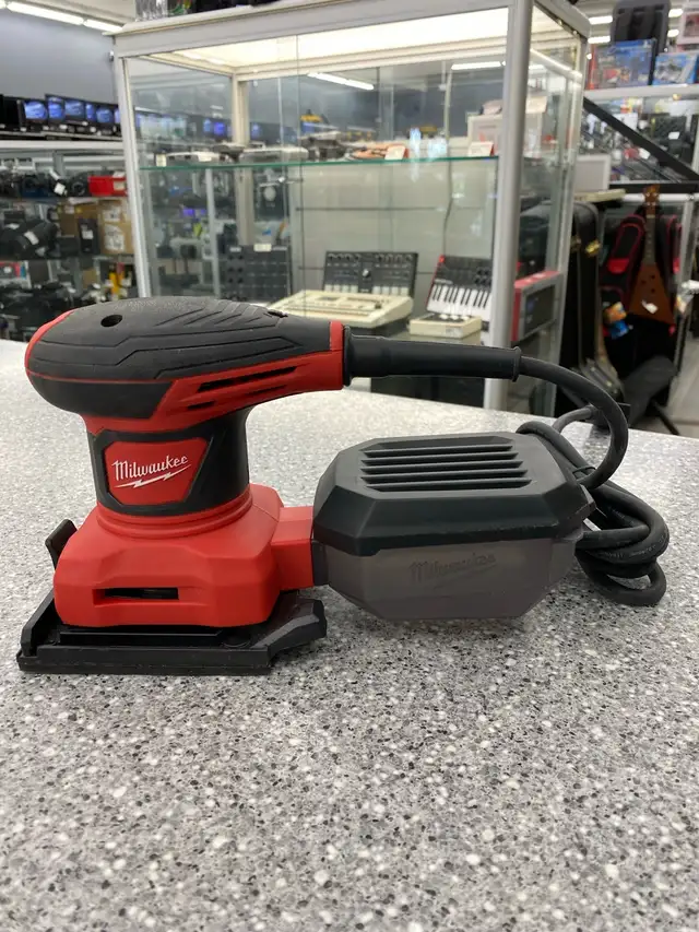 Milwaukee 6033 1/4 Sheet Sander