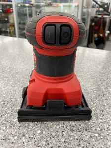 Milwaukee 6033 1/4 Sheet Sander - Photo 2