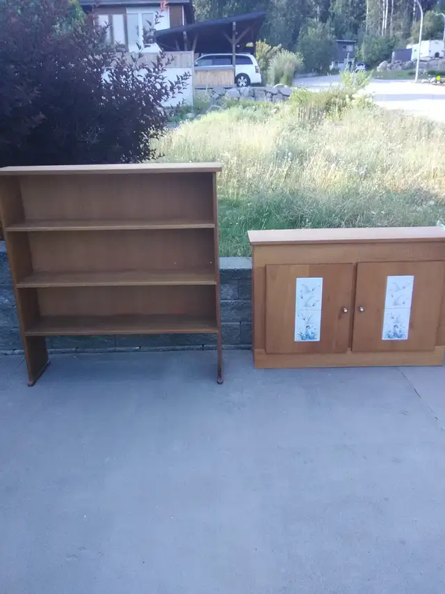 Shelf with base