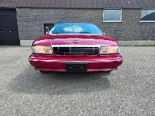 1994 Chevrolet Caprice Classic LS / V8 / RWD / 6 PASSENGERS Low - Photo 13