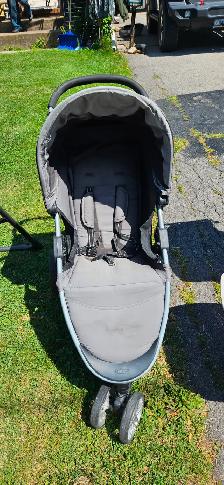 Garage Sale – Tools, Lawn Equipment, Collectibles, Household - Photo 6