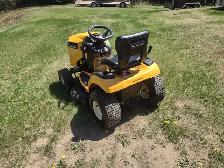 Tracteur a gazon CUB CADET XT1 18 hp 42'' de coupe 126 hrs - Photo 3
