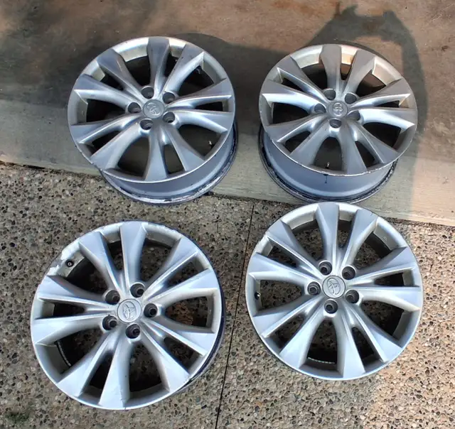 ALLOY RIMS - Original 2013 Toyota Rav4 Limited 18'