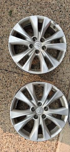 ALLOY RIMS - Original 2013 Toyota Rav4 Limited 18' - Photo 2
