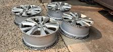 ALLOY RIMS - Original 2013 Toyota Rav4 Limited 18' - Photo 4