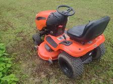Tracteur a gazon ARIENS 22 hp 2 cylindres 46 '' de coupe - Photo 4