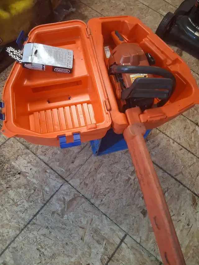 Husqvarna 350 Saw w/Rblt. Carb. New Chain. w/Case & Bar Cover..