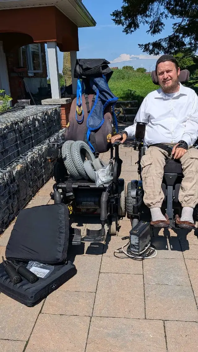 Motorized Wheelchair with tilt