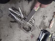 Lot de 27 pinces et serre tous en tres bonne condition. - Photo 2