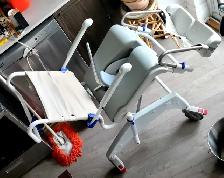 Commode  reclinable Shower Chair for shower & transfer - Photo 3