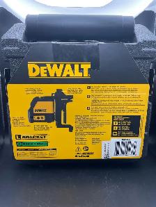 DEWALT SELF-LEVELING CROSS LINE LASER DW088CG - Photo 2