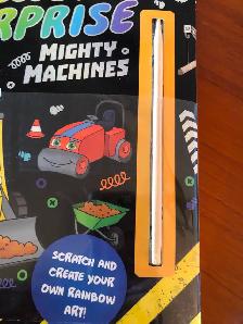 Art & Colouring Book - Scratch Surprise: Mighty Machines… - Photo 2