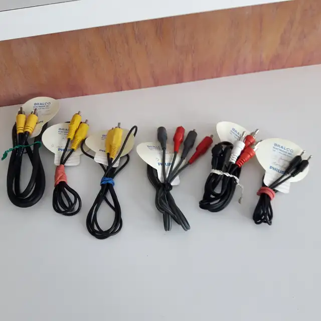 6 CABLES NEUFS AUDIO-VIDÉO RCA 4 SIMPLES 2 DOUBLES: $3.00 CHACUN