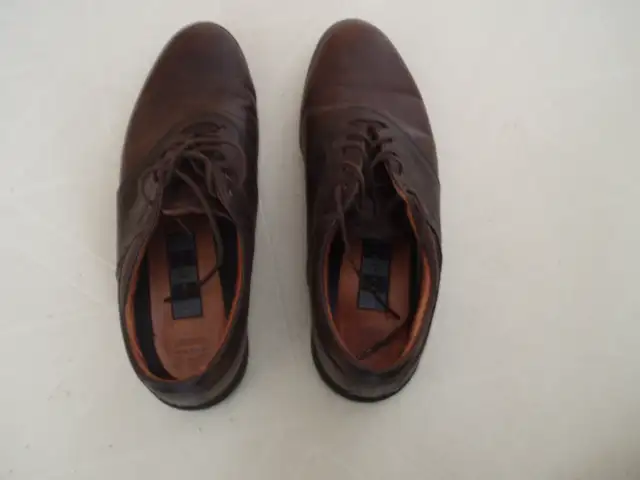 MEN'S NIKE  GOLF SHOES  - SIZE 10 1/2 - EXCELLENT